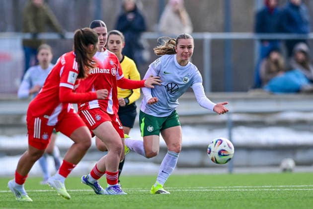 v li Laura Dafinger FCB, 15 Maja Zielinska Wolfsburg, 10 in duel, duel, tackle, dynamic, action, action, 08 02 2026, Munich Germany , Soccer,2 Women Bundesliga, FC Bayern München II VfL Wolfsburg II, DFB DFL REGULATIONS PROHIBIT ANY USE OF PHOTOGRAPHS AS IMAGE SEQUENCES AND OR QUASI VIDEO xslx