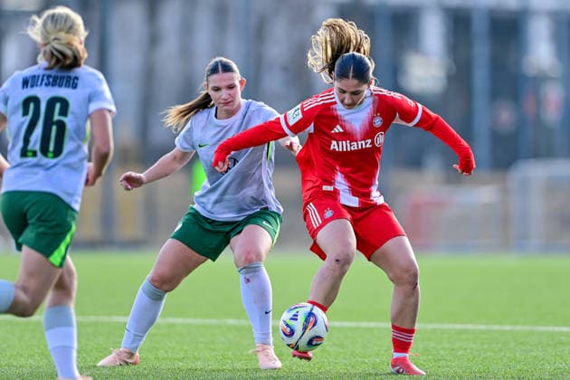 v li Annika Mueller Wolfsburg, 26 Lilly Meister Wolfsburg, 4 Elira Terakaj FCB, 7 in duel, duel, tackle, dynamic, action, action, 08 02 2026, Munich Germany , Football,2 Women Bundesliga, FC Bayern München II VfL Wolfsburg II, DFB DFL REGULATIONS PROHIBIT ANY USE OF PHOTOGRAPHS AS IMAGE SEQUENCES AND OR QUASI VIDEO xslx