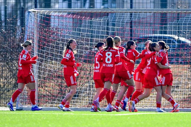 FC Bayern players with goal celebration, celebrate the goal, goal, celebration, celebration, celebration of the goal to 3 2 by Laila Portella FCB, 19 1 v re , optimistic, action, action, 08 02 2026, Munich Germany , Football,2 Women Bundesliga, FC Bayern München II VfL Wolfsburg II, DFB DFL REGULATIONS PROHIBIT ANY USE OF PHOTOGRAPHS AS IMAGE SEQUENCES AND OR QUASI VIDEO xslx