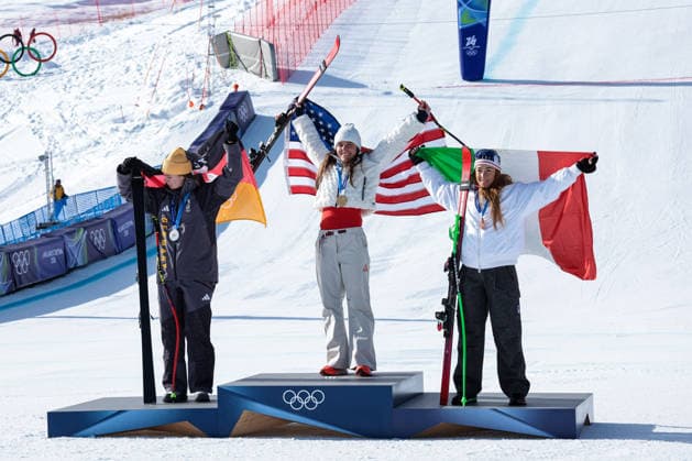 Emma Aicher (GER), 2nd place, silver medal, Breezy Johnson (USA), 1st place, gold medal, Sofia Goggia (ITA), 3rd place, bronze medal, on the podium at the end of the Olympic Winter games, Winterspiele,Spiele, Summer games Milano-Cortina 2026, Alpine Skiing Women s Downhill on February 08, 2026 at Tofane Alpine Skiing Centre in Cortina d Ampezzo, Italy  Copyright: xLucianoxMariaxBisi IPAxSportx xipa-agency.netx xx IPA_71126983 IPA_Agency_IPA71126983