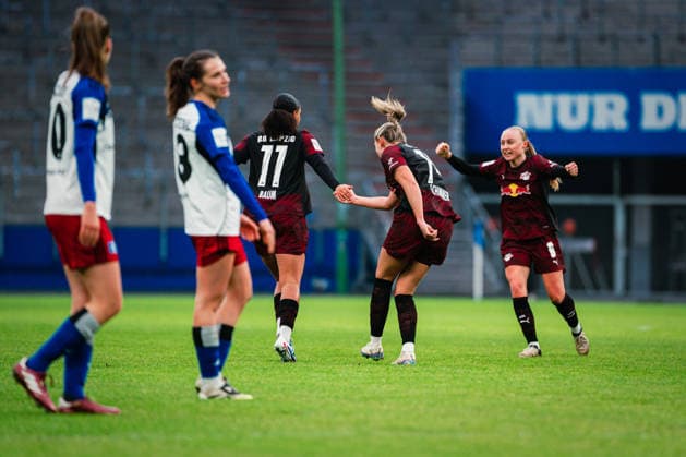 Google Pixel Womens Bundesliga Hamburger SV vs RB Leipzig, 08 02 2026 GOAL, CHEER for 1 1 by Lisa Baum RasenBallsport Leipzig, 11 Soccer, Google Pixel Womens Bundesliga, 17 Matchday Hamburger SV vs RB Leipzig on 08 02 2026 at Volksparkstadion, Hamburg DFB REGULATIONS PROHIBIT ANY USE OF PHOTOGRAPHS AS IMAGE SEQUENCES AND OR QUASI VIDEO Copyright: xBEAUTIFULxSPORTS Tonhäuserx