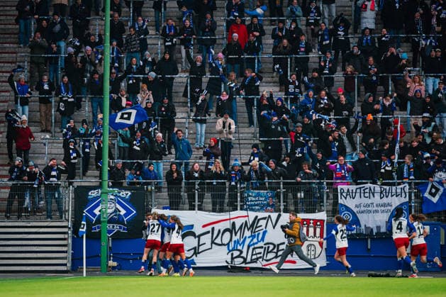 Google Pixel Womens Bundesliga Hamburger SV vs RB Leipzig, 08 02 2026 GOAL, CHEER for 1 0 by Lotta Wrede Hamburger SV, 32 Soccer, Google Pixel Womens Bundesliga, 17 Matchday Hamburger SV vs RB Leipzig on 08 02 2026 at Volksparkstadion, Hamburg DFB REGULATIONS PROHIBIT ANY USE OF PHOTOGRAPHS AS IMAGE SEQUENCES AND OR QUASI VIDEO Copyright: xBEAUTIFULxSPORTS Tonhäuserx