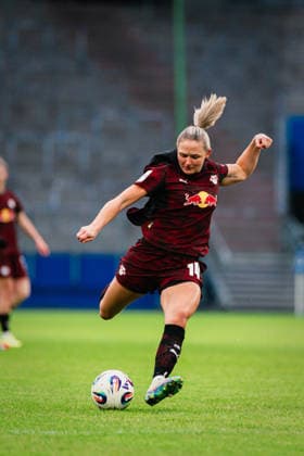 Google Pixel Women Bundesliga Hamburger SV vs RB Leipzig, 08 02 2026 Marleen Schimmer RasenBallsport Leipzig, 14 shoots soccer, Google Pixel Women Bundesliga, 17 Matchday Hamburger SV vs RB Leipzig on 08 02 2026 at Volksparkstadion, Hamburg DFB REGULATIONS PROHIBIT ANY USE OF PHOTOGRAPHS AS IMAGE SEQUENCES AND OR QUASI VIDEO Copyright: xBEAUTIFULxSPORTS Tonhäuserx