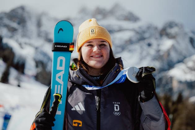 OLYMPICS - Winter Olympic Games, Olympische Spiele, Olympia, OS Milano Cortina 2026 CORTINA D AMPEZZO,ITALY,08.FEB.26 - OLYMPICS, ALPINE SKIING - Winter Olympic Games Milano Cortina 2026,, downhill, women. Image shows the rejoicing of Emma Aicher (GER).  GEPAxpictures xAlexanderxSolc