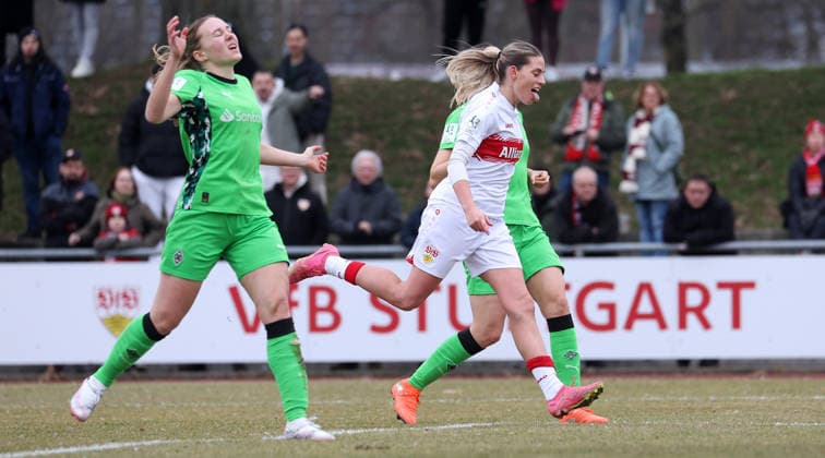 0802 2026, Germany, Stuttgart, Soccer 2 Bundesliga, VfB Stuttgart vs Borussia Mönchengladbach, goal scorer Daphina Redzepi VfB II, right, celebrates her goal for 2-0, Sam Drissen Mönchengladbach, left