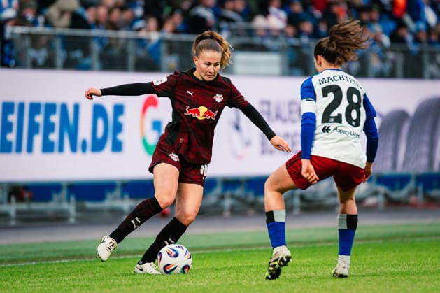 Google Pixel Womens Bundesliga Hamburger SV vs RB Leipzig, 08 02 2026 Annabel Schasching RasenBallsport Leipzig, 16 on the ball Football, Google Pixel Womens Bundesliga, 17 Matchday Hamburger SV vs RB Leipzig on 08 02 2026 at Volksparkstadion, Hamburg DFB REGULATIONS PROHIBIT ANY USE OF PHOTOGRAPHS AS IMAGE SEQUENCES AND OR QUASI VIDEO Copyright: xBEAUTIFULxSPORTS Tonhäuserx