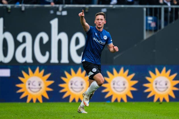 08 02 2026 Soccer, 2025 2026, 2 Bundesliga, Matchday 21, DSC Arminia Bielefeld Eintracht Braunschweig Marius Wörl Bielefeld cheers after his goal for 2 2 DFL REGULATIONS PROHIBIT ANY USE OF PHOTOGRAPHS AS IMAGE SEQUENCES AND OR QUASI VIDEO