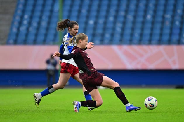 Soccer I Women I Season 2025 2026 I Bundesliga I 17 Matchday I Hamburger SV RB Leipzig I 08 02 2026 Pauline Annette Machtens 28, Hamburger SV Emilia Asgeirsdottir 8, RB Leipzig Hamburg Volkspark, Volksparkstadion, Stadion, Volkspark Stadion Hamburg Germany Copyright: xLobeca FelixxSchlikisx