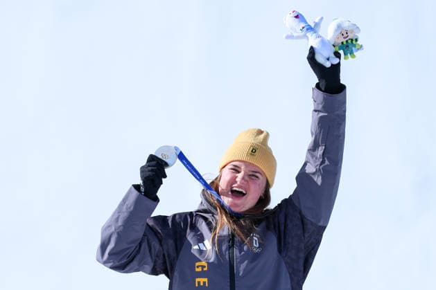 Olympische Winterspiele Milano Cortina 2026 Ski Alpin Abfahrt Frauen am 08.02.2026 im Tofane Alpine Skiing Centre in Cortina d™Ampezzo Emma Aicher ( Deutschland ) gewinnt die Silber Medaille *** Olympic Winter Games Milano Cortina 2026 Alpine Skiing Downhill Women on 08 02 2026 at the Tofane Alpine Skiing Center in Cortina d™Ampezzo Emma Aicher Germany wins the silver medal xMSx