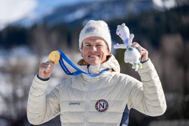 OLYMPICS - Winter Olympic Games, Olympische Spiele, Olympia, OS Milano Cortina 2026 VAL DI FIEMME,ITALY,08.FEB.26 - OLYMPICS, CROSS COUNTRY SKIING - Winter Olympic Games Milano Cortina 2026, 10km, 10km Skiathlon, men. Image shows Johannes Hoesflot Klaebo (NOR) with his gold medal.  GEPAxpictures xOliverxLerch