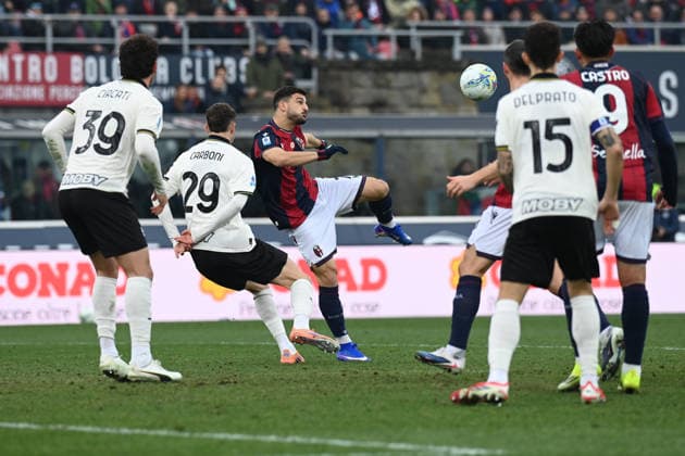 Riccardo Orsolini (Bologna Fc9 good chance during Bologna FC vs Parma Calcio, Italian soccer Serie A match in Bologna, Italy, February 08 2026  Copyright: xGianlucaxRicci IPAxSportx xipa-agency.netx xx IPA_71128027 IPA_Agency_IPA71128027