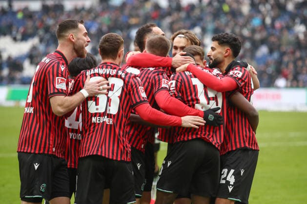 08 02 2026, xtgx, Fußball 2 Bundesliga, Hannover 96 Holstein Kiel emspor, v l Benjamin Källman Hannover, 9 Jubel, Torjubel, jubelt ueber das Tor, celebrate the goal, celebration DFL DFB REGULATIONS PROHIBIT ANY USE OF PHOTOGRAPHS as IMAGE SEQUENCES and or QUASI VIDEO Hannover