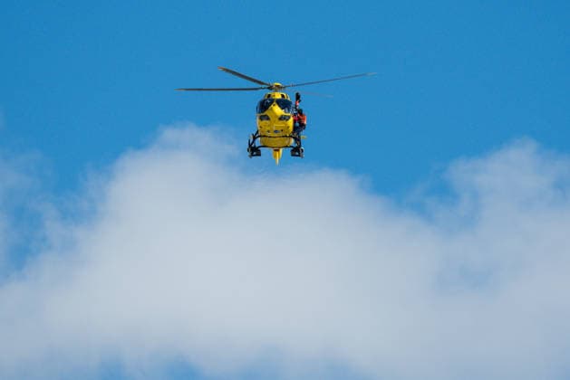 Alpine Skiing - Milano Cortina 2026 Winter Olympics: Day 2 Rescue helicopter airlifts USA s Lindsey Vonn after she crashed outduring Milano Cortina 2026 Winter Olympics Women™s downhill at Tofane Alpine Center in Cortina D Ampezzo on February 8, 2026 Cortina D Ampezzo Italy  Copyright: xFotoxOlimpikx originalFilename:jastrzebowski-alpinesk260208_nptsP.jpg