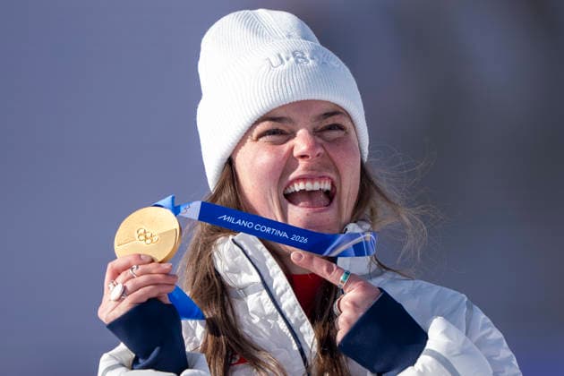 Alpine Skiing - Milano Cortina 2026 Winter Olympics: Day 2 Gold medalist Breezy Johnson of Team United States, pose for a photo after the Women s Downhill on day two of the Milano Cortina 2026 Winter Olympics at Tofane Alpine Skiing Centre on February 08, 2026 in Cortina d Ampezzo, Italy. Predazzo Italy  Copyright: xAndrzejxIwanczukx originalFilename:iwanczuk-alpinesk260208_npGnn.jpg