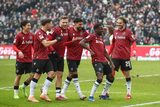 08 02 2026, xtgx, Fußball 2 Bundesliga, Hannover 96 Holstein Kiel emspor, v l Noel Aseko Hannover, 15 Jubel, Torjubel, jubelt ueber das Tor, celebrate the goal, celebration DFL DFB REGULATIONS PROHIBIT ANY USE OF PHOTOGRAPHS as IMAGE SEQUENCES and or QUASI VIDEO Hannover