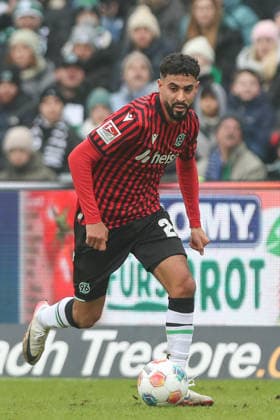 08 02 2026, xtgx, Fußball 2 Bundesliga, Hannover 96 Holstein Kiel emspor, v l Elias Saad Hannover, 24 Freisteller, Einzelbild, Ganzkoerper, single frame DFL DFB REGULATIONS PROHIBIT ANY USE OF PHOTOGRAPHS as IMAGE SEQUENCES and or QUASI VIDEO Hannover