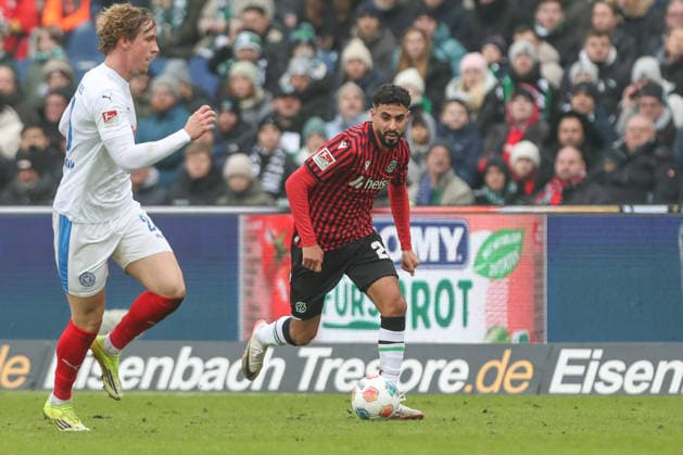 08 02 2026, xtgx, Fußball 2 Bundesliga, Hannover 96 Holstein Kiel emspor, v l Elias Saad Hannover, 24 Freisteller, Einzelbild, Ganzkoerper, single frame DFL DFB REGULATIONS PROHIBIT ANY USE OF PHOTOGRAPHS as IMAGE SEQUENCES and or QUASI VIDEO Hannover