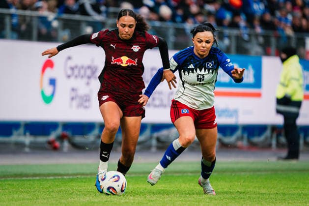 Google Pixel Womens Bundesliga Hamburger SV vs RB Leipzig, 08 02 2026 Lisa Baum RasenBallsport Leipzig, 11 goes to Nigar Mirzaliyeva Hamburger SV, 4 Football, Google Pixel Womens Bundesliga, 17 Matchday Hamburger SV vs RB Leipzig on 08 02 2026 at Volksparkstadion, Hamburg DFB REGULATIONS PROHIBIT ANY USE OF PHOTOGRAPHS AS IMAGE SEQUENCES AND OR QUASI VIDEO Copyright: xBEAUTIFULxSPORTS Tonhäuserx