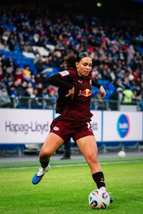 Google Pixel Womens Bundesliga Hamburger SV vs RB Leipzig, 08 02 2026 Lisa Baum RasenBallsport Leipzig, 11 am Ball Soccer, Google Pixel Womens Bundesliga, 17 Matchday Hamburger SV vs RB Leipzig on 08 02 2026 at Volksparkstadion, Hamburg DFB REGULATIONS PROHIBIT ANY USE OF PHOTOGRAPHS AS IMAGE SEQUENCES AND OR QUASI VIDEO Copyright: xBEAUTIFULxSPORTS Tonhäuserx