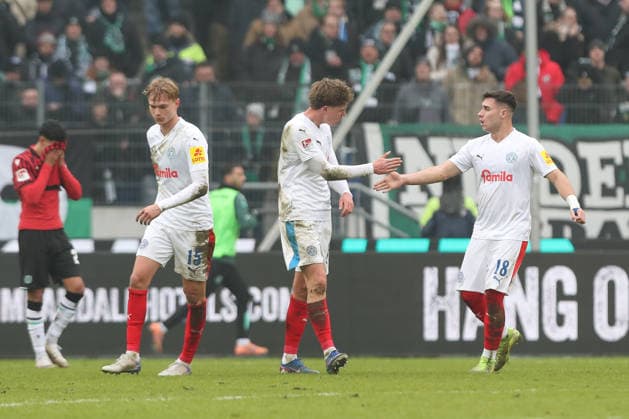 08 02 2026, xtgx, Fußball 2 Bundesliga, Hannover 96 Holstein Kiel emspor, v l Phil Harres Kiel, 19 Jubel, Torjubel, jubelt ueber das Tor, celebrate the goal, celebration DFL DFB REGULATIONS PROHIBIT ANY USE OF PHOTOGRAPHS as IMAGE SEQUENCES and or QUASI VIDEO Hannover