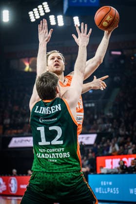 Neu Ulm, Germany, 08 02 26 Marten Linssen VET CONCEPT Gladiators Trier and Christian Sengfelder ratiopharm ulm battle for the ball during the Basketball Bundesliga match between ratiopharm ulm vs VET CONCEPT Gladiators Trier at ratiopharm Arena on February 08, 2026 in Neu Ulm, Germany Photo by Harry Langer DeFodi Images ratiopharm Arena, Germany, 08 02 26 Marten Linssen VET CONCEPT Gladiators Trier and Christian Sengfelder ratiopharm ulm battle for the ball during the Basketball Bundesliga match between ratiopharm ulm vs VET CONCEPT Gladiators Trier at Neu Ulm on February 8, 2026 in ratiopharm Arena, Germany Photo by Harry Langer DeFodi Images Photo by Harry Langer DeFodi Images