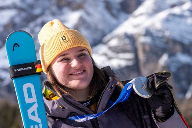 Alpine Skiing - Milano Cortina 2026 Winter Olympics: Day 2 Emma Aicher of Team Germany, poses for a photo after the Women s Downhill on day two of the Milano Cortina 2026 Winter Olympics at Tofane Alpine Skiing Centre on February 08, 2026 in Cortina d Ampezzo, Italy. Predazzo Italy  Copyright: xAndrzejxIwanczukx originalFilename:iwanczuk-alpinesk260208_np7pc.jpg