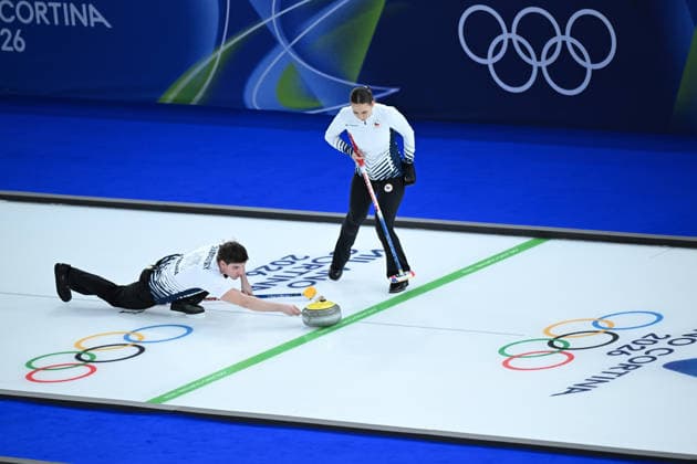 (260208) -- CORTINA D AMPEZZO, Feb. 8, 2026 -- Julie Zelingrova Vit Chabicovsky (L) of the Czech Republic compete against Kristin Skaslien Magnus Nedregotten of Norway during the curling mixed doubles round robin session 10 match of the 2026 Milan-Cortina Winter Olympics in Cortina D Ampezzo, Italy, Feb. 8, 2026. ) (MICO2026)ITALY-CORTINA D AMPEZZO-OLYMPIC Winter games, Winterspiele,Spiele, Summer games CURLING-MIXED DOUBLES-ROUND ROBIN LianxYi 