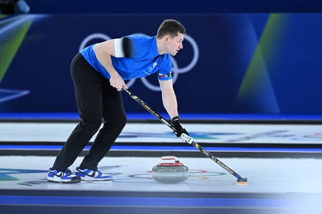 (260208) -- CORTINA D AMPEZZO, Feb. 8, 2026 -- Harri Lill of Estonia competes against Kim Seon-yeong Jeong Yeong-seok of South Korea during the curling mixed doubles round robin session 10 match of the 2026 Milan-Cortina Winter Olympics in Cortina D Ampezzo, Italy, Feb. 8, 2026. ) (MICO2026)ITALY-CORTINA D AMPEZZO-OLYMPIC Winter games, Winterspiele,Spiele, Summer games CURLING-MIXED DOUBLES-ROUND ROBIN LianxYi 