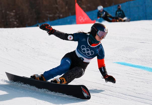 (260208) -- LIVIGNO, Feb. 8, 2026 -- Zuzana Maderova of the Czech Republic competes during the Snowboard Women s Parallel Giant Slalom Finals at the Milan-Cortina 2026 Olympic Winter games, Winterspiele,Spiele, Summer games in Livigno, Italy, Feb. 8, 2026. ) (MICO2026)ITALY-LIVIGNO-OLYMPIC WINTER GAMES-SNOWBOARD-WOMEN S PARALLEL GIANT SLALOM-FINALS HuxChao 