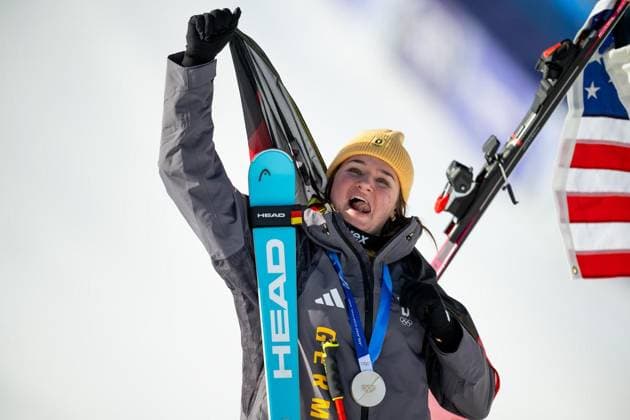 MILANO CORTINA 2026 - OLYMPISCHE WINTERSPIELE - CORTINA D™AMPEZZO - SKI ALPIN ABFAHRT FRAUEN ** NUR FÜR REDAKTIONELLE ZWECKE ** EDITORIAL USE ONLY **<p>08 02 2026-Cortina d™Ampezzo: Olympische Winterspiele Milano Cortina 2026 Ski Alpin Abfahrt Frauen Tofane Alpine Skiing Centre Event: Abfahrt Frauen im Foto: Emma Aicher (GER) gewinnt die Silbermedaille ( Italien Venetien Cortina d™Ampezzo Copyright: SaschaxFromm *** MILANO CORTINA 2026 OLYMPIC WINTER GAMES CORTINA D™AMPEZZO SKI ALPINE DOWNHILL WOMEN FOR EDITORIAL PURPOSES ONLY EDITORIAL USE ONLY p 08 02 2026 Cortina d™Ampezzo Olympic Winter Games Milano Cortina 2026 Alpine Skiing Downhill Women Tofane Alpine Skiing Centre Event Downhill Women in photo Emma Aicher GER wins the silver medal Italy Veneto Cortina d™Ampezzo Copyright SaschaxFromm Copyright: SaschaxFromm doc84hjwgelgk01hyw30gk6 ,EDITORIAL USE ONLY