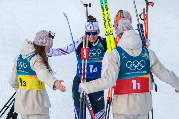 OLYMPICS - Winter Olympic Games, Olympische Spiele, Olympia, OS Milano Cortina 2026 ANTHOLZ,ITALY,08.FEB.26 - OLYMPICS, BIATHLON - Winter Olympic Games Milano Cortina 2026, mixed relay, 4x6km. Image shows the rejoicing of Team FRA with Lou Jeanmonnot, Julia Simon, Quentin Fillon Maillet and Eric Perrot (FRA)  GEPAxpictures xMatthiasxTrinkl