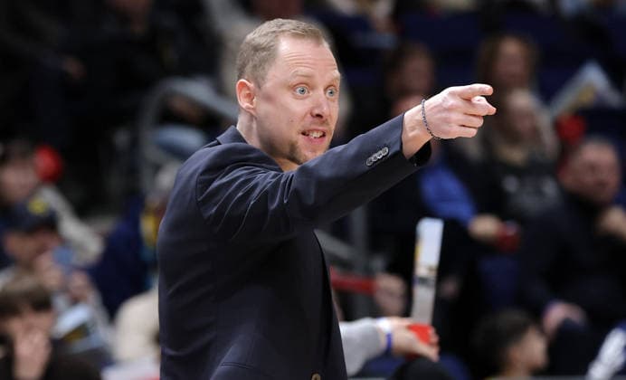 Coach Christian Held gives instructions Upper body action Sport Basketball BBL Bundesliga Men 19 Matchday Season 2025 2026 08 02 2026 ALBA Berlin vs SC Rasta Vechta