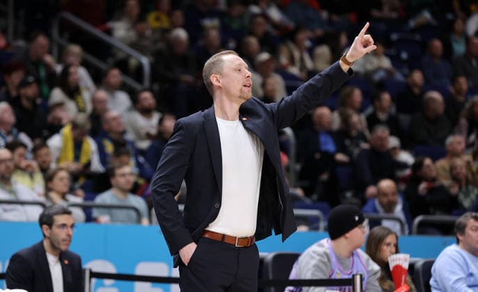 Coach Christian Held gives instructions Upper body action Sport Basketball BBL Bundesliga Men 19 Matchday Season 2025 2026 08 02 2026 ALBA Berlin vs SC Rasta Vechta