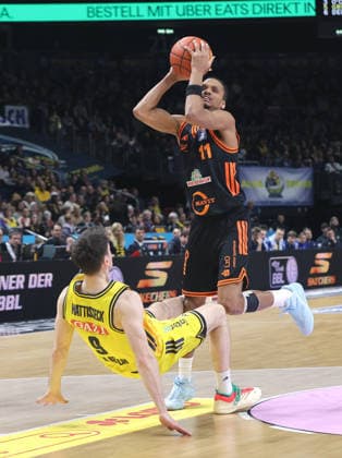 Jonas Mattisseck, Alonzo Verge on the ball duel Game scene Action Sport Basketball BBL Bundesliga Men 19 Matchday Season 2025 2026 08 02 2026 ALBA Berlin vs SC Rasta Vechta