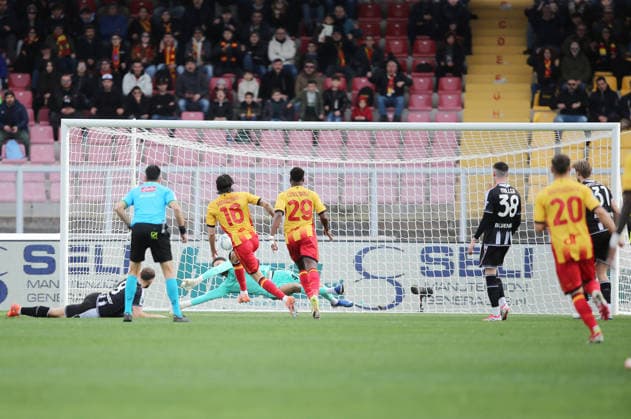 February 8, 2026, Lecce, Italia: US Lecce s Omri Gandelman scores a goal during the Italian Serie A soccer match US Lecce vs Udinese Calcio at the Via del Mare stadium in Lecce, Italy, 8 February 2026. ANSA ABBONDANZA SCURO LEZZI Soccer: Serie A; Lecce- Udinese  - ZUMAa110 20260208_zaf_a110_017 Copyright: xAbbondanzaxScuroxLezzix