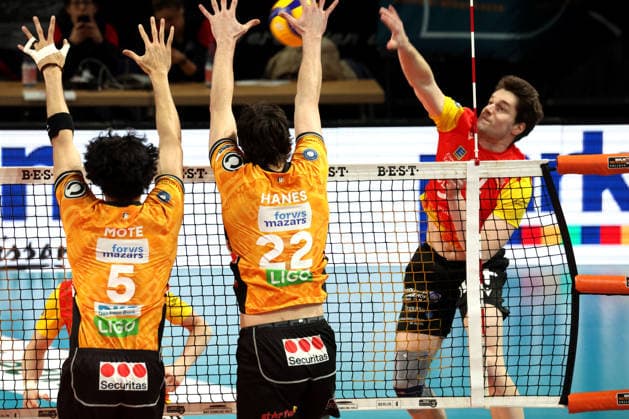 DEU, DVV, 1 VBL, BR Volleys vs Baden Volleys, 08 02 2026, Max Schmeling Halle, Berlin, DEU, DVV, 1 VBL, BR Volleys vs Baden Volleys, in the picture Nehemiah Mote BR Volleys 5 , Jake Hanes BR Volleys 22 , Nimo Benne BADEN VOLLEYS 21 nordphotoxGmbHx xEngler nph00076