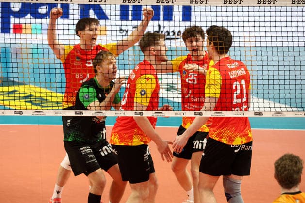 DEU, DVV, 1 VBL, BR Volleys vs Baden Volleys, 08 02 2026, Max Schmeling Halle, Berlin, DEU, DVV, 1 VBL, BR Volleys vs Baden Volleys, in the picture BADEN VOLLEYS players circle nordphotoxGmbHx xEngler nph00076