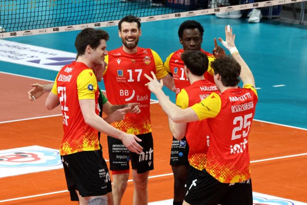 DEU, DVV, 1 VBL, BR Volleys vs Baden Volleys, 08 02 2026, Max Schmeling Halle, Berlin, DEU, DVV, 1 VBL, BR Volleys vs Baden Volleys, in the picture BADEN VOLLEYS players circle nordphotoxGmbHx xEngler nph00076