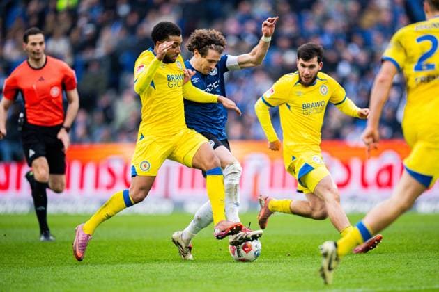 08 02 2026 Soccer, 2025 2026, 2 Bundesliga, 21 Matchday, DSC Arminia Bielefeld Eintracht Braunschweig L R Leon Bell Bell Braunschweig , Mael Corboz Bielefeld , Mehmet Aydin Braunschweig DFL REGULATIONS PROHIBIT ANY USE OF PHOTOGRAPHS AS IMAGE SEQUENCES AND OR QUASI VIDEO