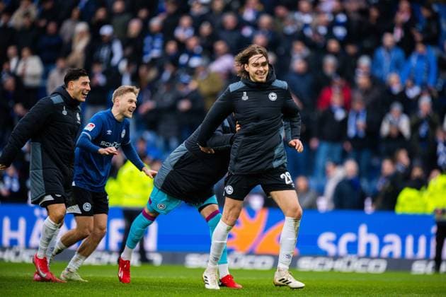 08 02 2026 Soccer, 2025 2026, 2 Bundesliga, 21 Matchday, DSC Arminia Bielefeld Eintracht Braunschweig L R Stefano Russo Bielefeld , Tim Handwerker Bielefeld , Roberts Uldrikis Bielefeld DFL REGULATIONS PROHIBIT ANY USE OF PHOTOGRAPHS AS IMAGE SEQUENCES AND OR QUASI VIDEO