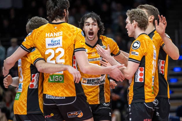 08 02 26, Berlin, Volleyball, Matchday 21, Berlin Recycling Volleys BADEN VOLLEYS SSC Karlsruhe Nolan Flexen BR Volleys happy about the point Berlin Recycling Volleys BADEN VOLLEYS SSC Karlsruhe