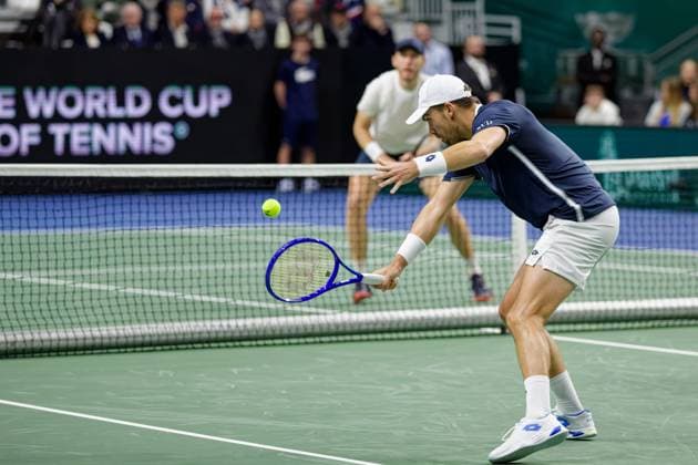 Tennis Coupe Davis - France - Slovaquie au Portel PHOTOPQR VOIX DU NORD JOHAN BEN AZZOUZ ; 08 02 2026 ; Le Portel, le 8 fevrier 2026. Tennis Coupe Davis (premier tour) - France - Slovaquie au chaudron au Portel. Victoire pour le double de Benjamin Bonzi et Pierre-Hugues Herbert. PHOTO JOHAN BEN AZZOUZ LA VOIX DU NORD - Le Portel, France, feb 8th 2026. Davis Cup : France vs Slovakia - Nord France  Copyright: xPHOTOPQR VOIXxDUxNORD MAXPPPxJOHANxBENxAZZOUZx 20260208VDN8074 20260208VDN8074