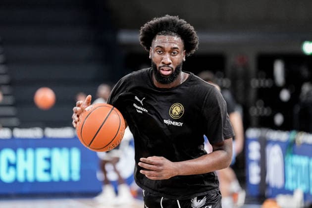 Germany easyCredit BBL, Main Round 2025 26, 19 Matchday Veolia Towers Hamburg vs Basketball Löwen Braunschweig Inselpark Arena Hamburg Oluwasimisola Shittu Basketball Löwen Braunschweig, 45 Copyright: xStefanxTrochax