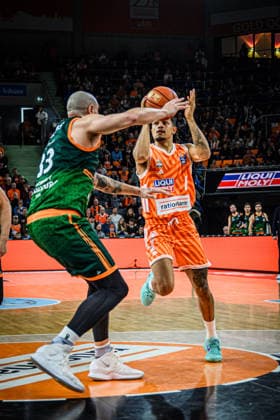 Neu Ulm, Germany, 08 02 26 Maik Zirbes VET CONCEPT Gladiators Trier and Nelson Weidemann ratiopharm ulm battle for the ball during the Basketball Bundesliga match between ratiopharm ulm VET CONCEPT Gladiators Trier at ratiopharm Arena on February 08, 2026 in Neu Ulm, Germany Photo by Harry Langer DeFodi Images ratiopharm Arena, Germany, 08 02 26 Maik Zirbes VET CONCEPT Gladiators Trier and Nelson Weidemann ratiopharm ulm battle for the ball during the Basketball Bundesliga match between ratiopharm ulm vs VET CONCEPT Gladiators Trier at Neu Ulm on February 8, 2026 in ratiopharm Arena, Germany Photo by Harry Langer DeFodi Images Photo by Harry Langer DeFodi Images