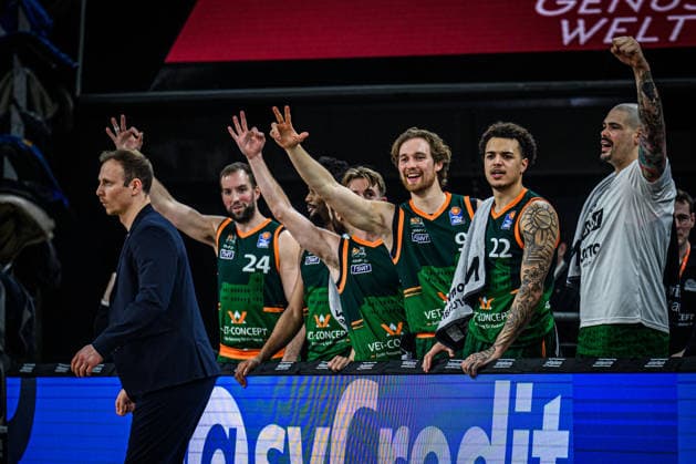 Neu Ulm, Germany, 08 02 26 jt, JJ Mann VET CONCEPT Gladiators Trier , Steven Ashworth VET CONCEPT Gladiators Trier , Marco Hollersbacher VET CONCEPT Gladiators Trier , Nolan Adekunle VET CONCEPT Gladiators Trier andMaik Zirbes VET CONCEPT Gladiators Trier gesticulate, gestures during the Basketball Bundesliga match between ratiopharm ulm vs VET CONCEPT Gladiators Trier at ratiopharm Arena on February 08, 2026 in Neu Ulm, Germany Photo by Harry Langer DeFodi Images ratiopharm Arena, Germany, 08 02 26 jt, JJ Mann VET CONCEPT Gladiators Trier , Steven Ashworth VET CONCEPT Gladiators Trier , Marco Hollersbacher VET CONCEPT Gladiators Trier , Nolan Adekunle VET CONCEPT Gladiators Trier andMaik Zirbes VET CONCEPT Gladiators Trier gestures during the Basketball Bundesliga match between ratiopharm ulm vs VET CONCEPT Gladiators Trier at Neu Ulm on February 8, 2026 in ratiopharm Arena, Germany Photo by Harry Langer DeFodi Images Photo by Harry Langer DeFodi Images