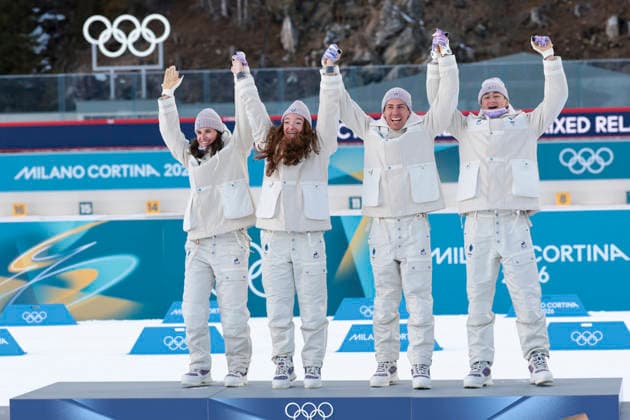 OLYMPICS - Winter Olympic Games, Olympische Spiele, Olympia, OS Milano Cortina 2026 ANTHOLZ,ITALY,08.FEB.26 - OLYMPICS, BIATHLON - Winter Olympic Games Milano Cortina 2026, mixed relay, 4x6km. Image shows the rejoicing of Team FRA with Julia Simon, Lou Jeanmonnot, Quentin Fillon Maillet and Eric Perrot (FRA). keywords: award ceremony  GEPAxpictures xMatthiasxTrinkl