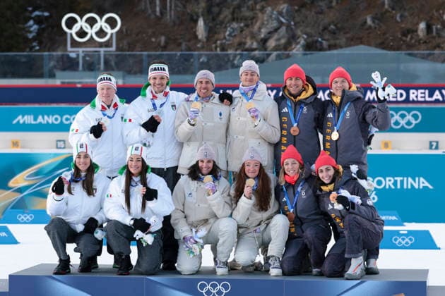 OLYMPICS - Winter Olympic Games, Olympische Spiele, Olympia, OS Milano Cortina 2026 ANTHOLZ,ITALY,08.FEB.26 - OLYMPICS, BIATHLON - Winter Olympic Games Milano Cortina 2026, mixed relay, 4x6km. Image shows the rejoicing of Team ITA, Team FRA and Team GER. keywords: medal, award ceremony  GEPAxpictures xMatthiasxTrinkl