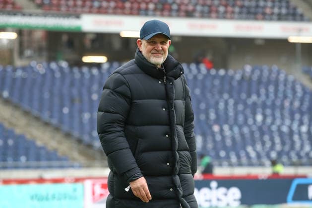 08 02 2026, xtgx, Fußball 2 Bundesliga, Hannover 96 Holstein Kiel emspor, v l Jörg Schmadtke Hannover, Geschäftsführer Sport Portrait, Portraet, Einzelbild DFL DFB REGULATIONS PROHIBIT ANY USE OF PHOTOGRAPHS as IMAGE SEQUENCES and or QUASI VIDEO Hannover