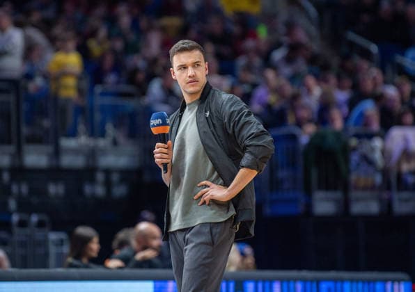 Basketball, Men, Season 2025 2026, easyCredit BBL 19 Matchday , Alba Berlin RASTA Vechta, Commentator Moderator Patrick Paddy Fritzsche Den , 08 02 2026, Copyright: xSebastianxRäppold MatthiasxKochx