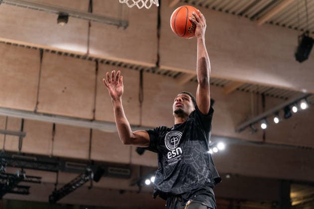 David NGuessan Basketball Loewen Braunschweig, 1 warming up, warm up before the start of the game, GER, Veolia Towers Hamburg vs Basketball Loewen Braunschweig, Basketball, Bundesliga, Matchday 19, Season 2025 2026, 08 02 2026 GER, Veolia Towers Hamburg vs Basketball Loewen Braunschweig, Basketball, Bundesliga, Matchday 19, Season 2025 2026, 08 02 2026 Hamburg Copyright: xEibner-Pressefoto MaxxVincenx EP_MVN